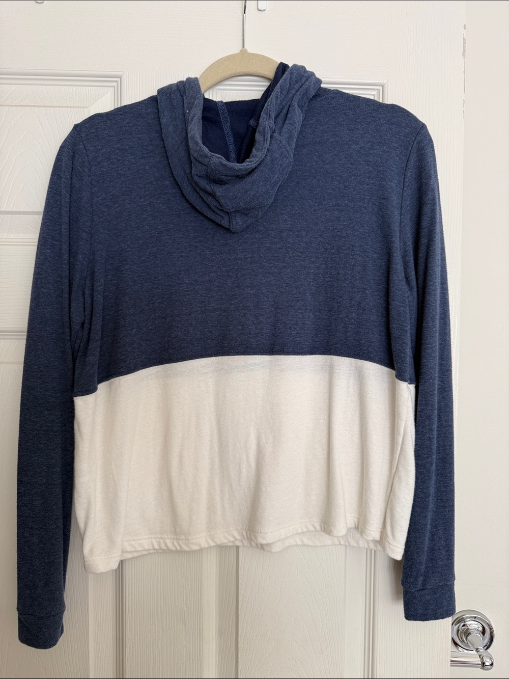 Marine Layer Navy and White cropped hoodie - Picture 4 of 4